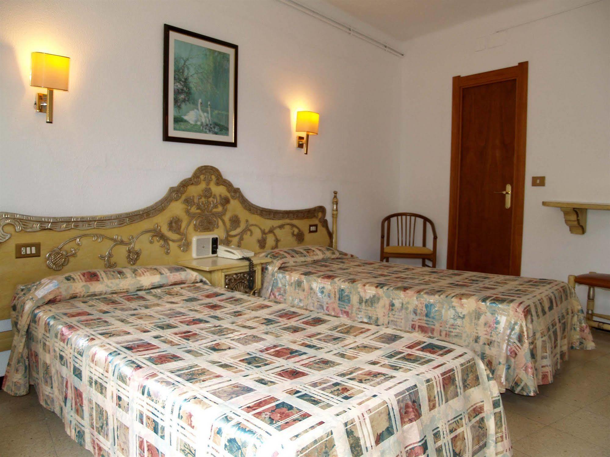 Hotel Hostal Del Sol Sant Feliu de Guíxols Exteriér fotografie